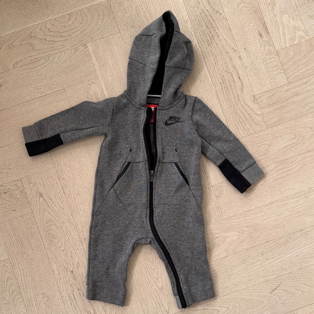 Nike Technical Charcoal Gray Kids Footie